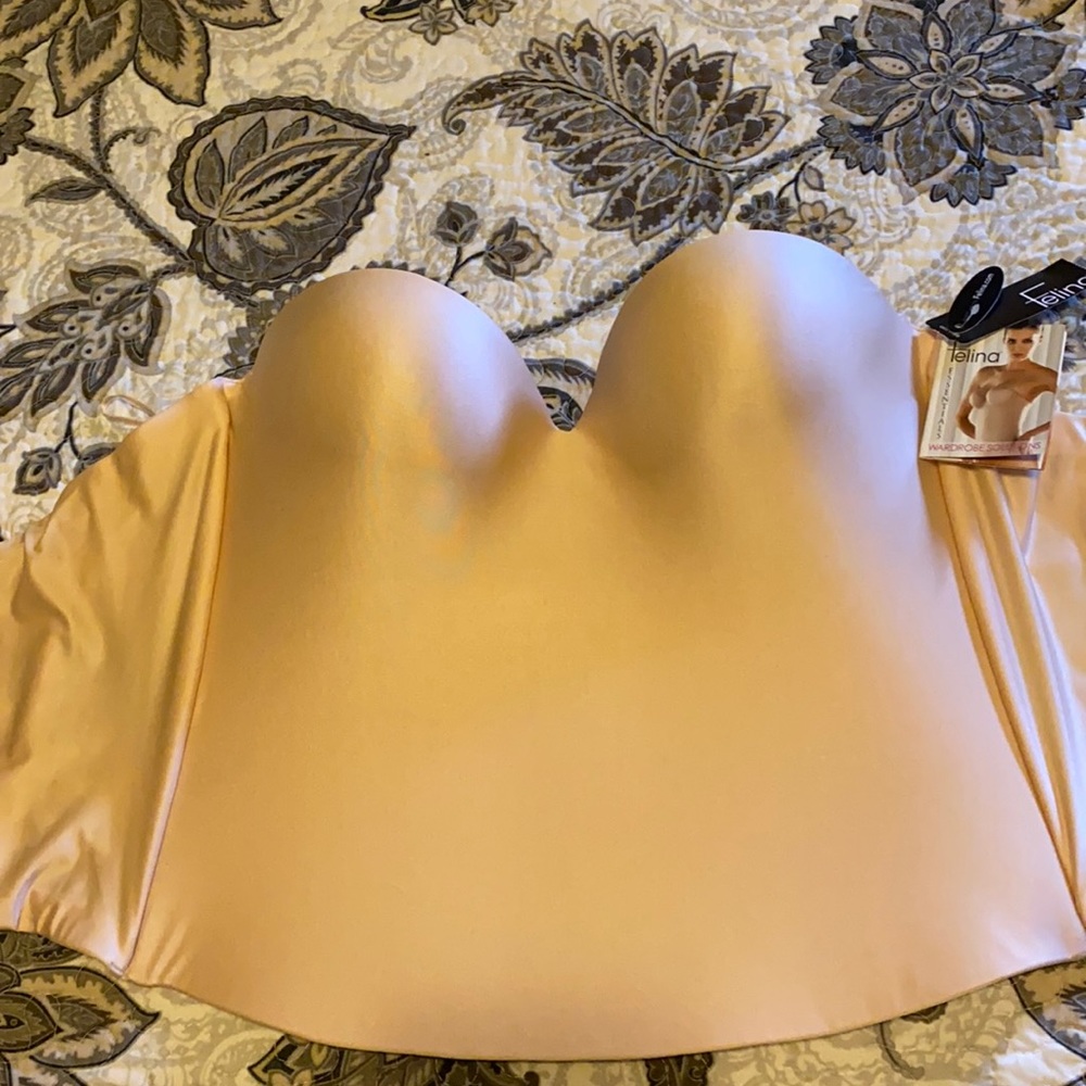 Beige bustiers